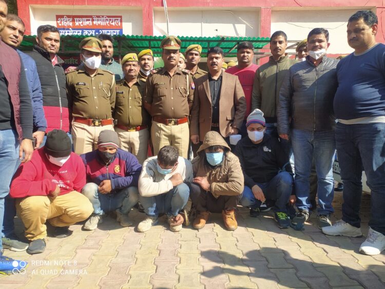 सदर थाना पुलिस ने लुटेरों से बरामद की 137 किलो चांदी