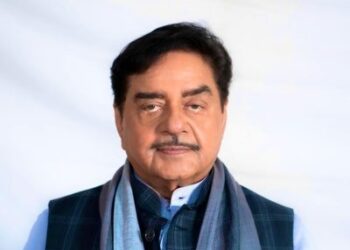 आसानसोल की सीट आसान नहीं है शत्रुघ्न सिन्हा के लिए, बाहरी होने की चुनौती से नहीं निपट पा रहे हैं बिहारी बाबू