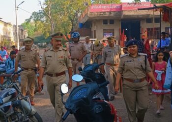 आज सुबह से पुलिस की मनचलों पर बनी हुई नजर