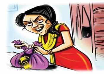 चोरों ने पैसा चोरी करने के बाद रख दिया था पत्नियों के पास, पुलिस ने पकड़ीं