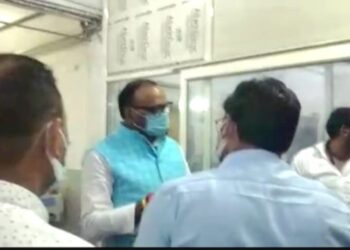 डिप्टी सीएम ने एसएन मेडिकल कॉलेज का किया निरीक्षण