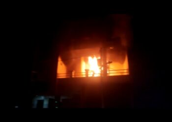 शास्त्रीपुरम में 3 मंजिला मकान में लगी आग