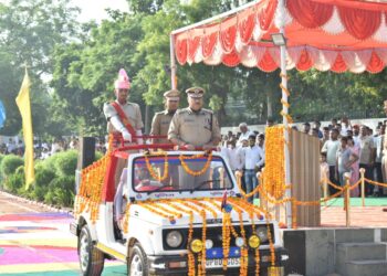 पासिंग आउट परेड के बाद पीएसी को मिले 207 जवान