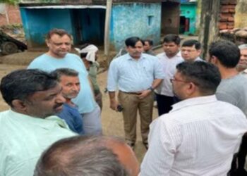 बारिश नहीं हो रही बंद, एत्मादपुर में मकान की छत गिरने से वृद्ध महिला की मौत