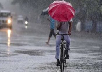 रविवार को ताजनगरी में बारिश से हुई दिन की शुरुआत