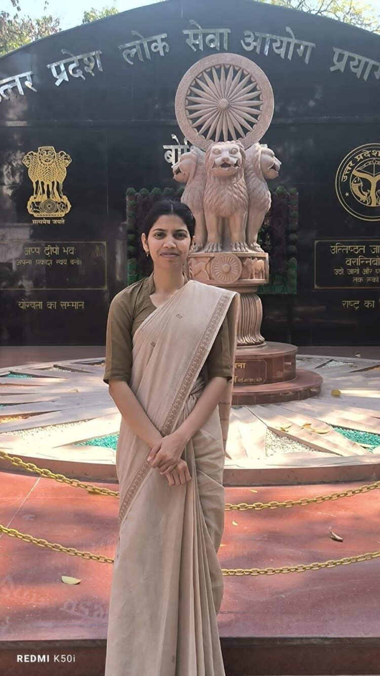 ताजनगरी की दिव्या बनीं यूपीपीएससी की टॉपर