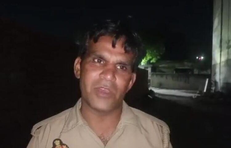 कोतवाल बोले- तू थाने क्यों आ गया, मैं तेरी शक्ल नहीं देखूंगा और डंडे से पीटना कर दिया शुरू
