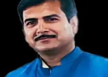 विजीलेंस टीम ने बीईओ को रिश्वत लेते हुए पकड़ा