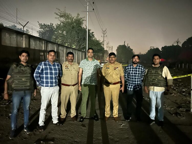 पालीवाल पार्क के पास घूमने आए व्यक्ति की चेन लूटने वाले बदमाश से हुई मुठभेड़