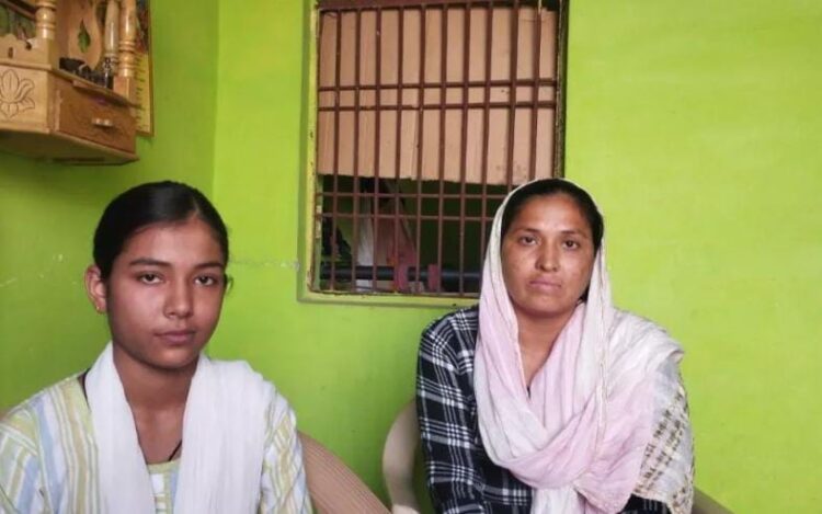 अन्नू धाकरे ने इंटर और सौम्या ने हाई स्कूल टॉप किया आगरा में