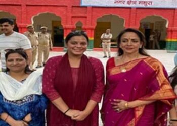 दूसरे चरण में उत्तर प्रदेश की आठ सीटों पर 54.32% मतदान