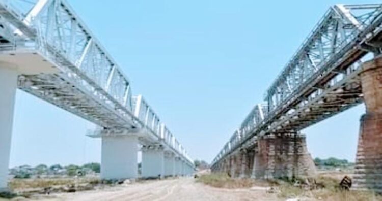 यमुना पर रेलवे का तीसरा पुल तैयार, जून में होगा ट्रैक बिछाने का कार्य