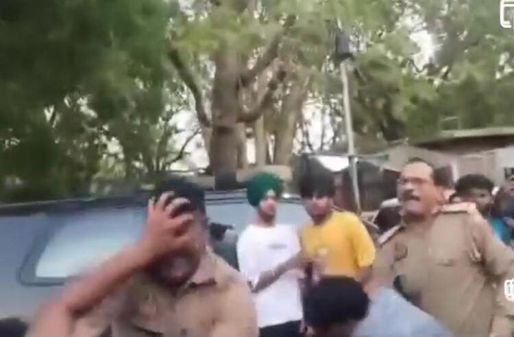 कमलानगर में पुलिस के साथ मारपीट का वीडियो वायरल