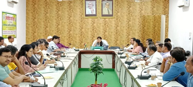 ताजनगरी में योग दिवस पर पांच हजार लोग करेंगे योग