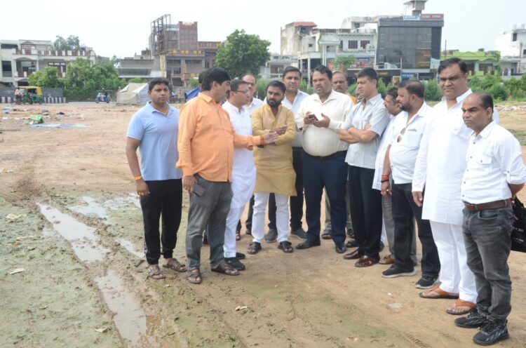 जनकपुरी आयोजन समिति ने मेयर से मुलाकात कर क्षेत्र की समस्याएं जल्द से जल्द दूर करने की मांग की