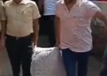 कंबल के बोरे में पार्सल के रूम में मंगाया था नशीला पदार्थ, जीआरपी ने पकड़ा