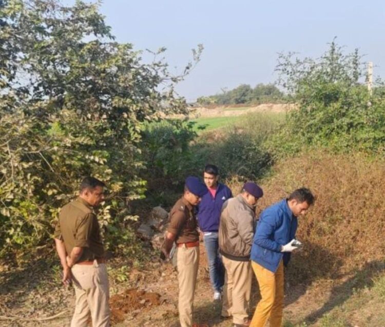 इरादत नगर में महिला की चाकू से गला काटकर हत्या