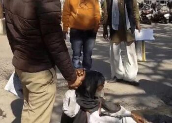 70 साल के बुजुर्ग प्लॉट पर कब्जे की शिकायत करते-करते थक गए, सुनवाई नहीं होने पर आत्मदाह का प्रयास