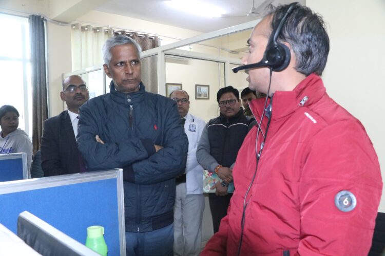 मंडलायुक्त मानसिक स्वास्थ्य संस्थान का अचानक निरीक्षण करने पहुंचे, मची खलबली