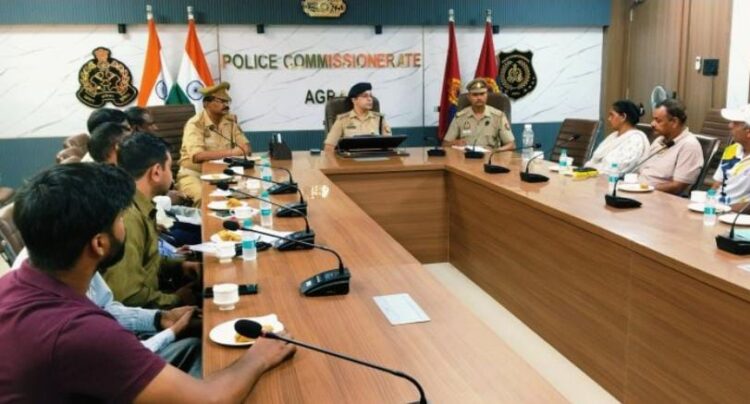 डीसीपी ट्रैफिक ने स्कूल परिसर के अंदर वाहन खड़े करने के प्रबंध तंत्र को दिए निर्देश