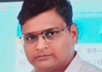 किताबें नहीं बांटने पर बीईओ सैंया हुआ निलंबित