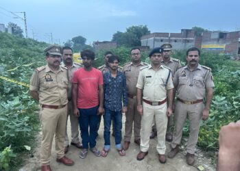 मोबाइल लुटेरों से एत्माउद्दौला पुलिस की मुठभेड़, चंद घंटे में लूट का खुलासा
