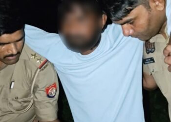 देर रात बाह थाना पुलिस की हुई 25 हजार के इनामिया से मुठभेड़