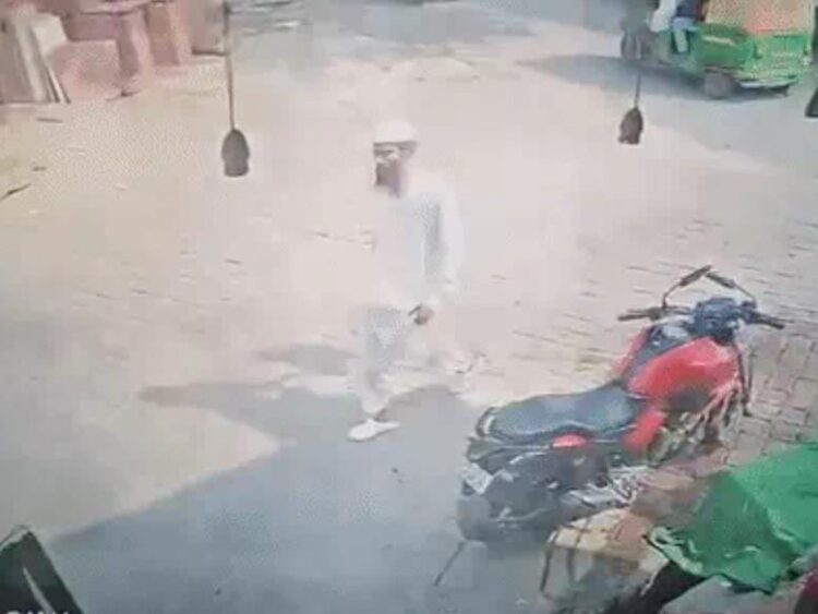 अपह्रत बच्ची को आगरा पुलिस ने दिल्ली से बरामद किया