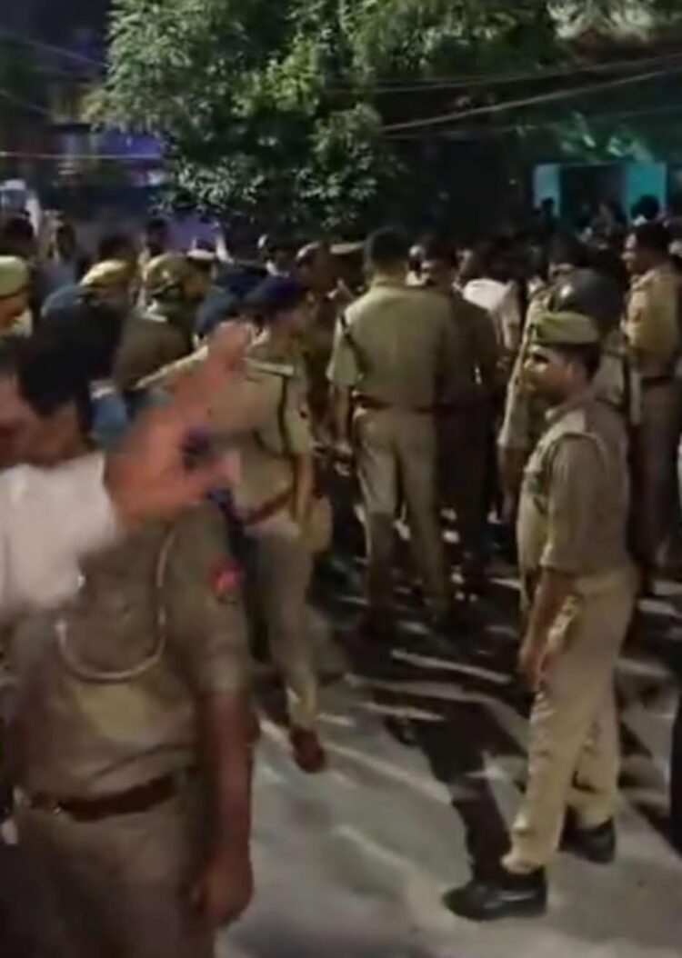 न्यू आगरा के नगला बूढ़ी में कार चालक ने सात लोगों को रौंदा, तीन से चार की मौत