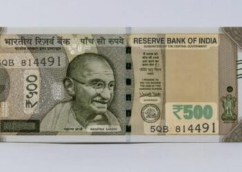 लोहामंडी में बैंक से रुपये निकालकर बाहर निकली महिला के एक लाख चोरी