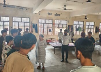 अगर आपके पास पैरवी के लिए नहीं है अधिवक्ता तो निशुल्क मिलेगा