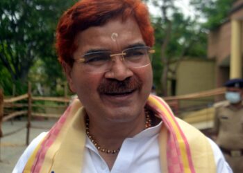 भाजपा प्रत्याशी रामवीर उपाध्याय और सीमा उपाध्याय के नाम करोड़ों की संपत्ति