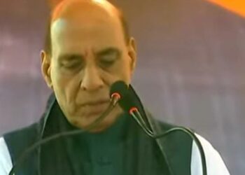 योगी सरकार में गुंडे माफिया जेल में हैं: रक्षा मंत्री राजनाथ सिंह