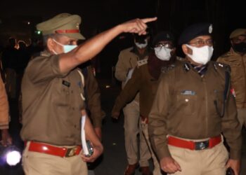 जिले से लगी सीमाओं पर पुलिस की चौकसी चेक करने पहुंचे आईजी