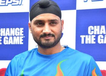 क्रिकेटर हरभजन सिंह को राज्यसभा भेज सकती है आम आदमी पार्टी