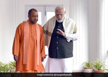 मोदी और योगी लगा सकेंगे नैया पार?