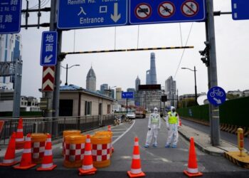 चीन के शंघाई शहर में दो साल बाद लगा सख्त कोरोना लॉकडाउन, टेंशन में आई दुनिया