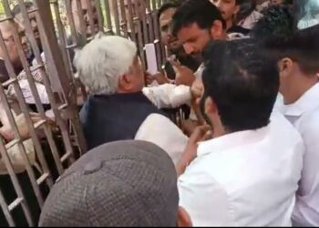 बीएएमएस छात्रों का स्कीम के लिए हंगामा, विश्वविद्यालय 5 साल में करा पाया है केवल दो बार परीक्षाएं