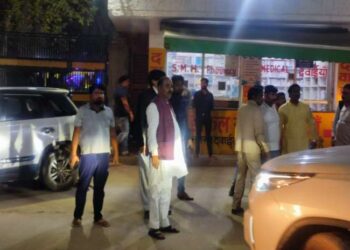 मीडिया कर्मी को मारी गोली, पुलिस हमलावरों की तलाश में