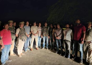 15 हजार के इनामी से सैंया में पुलिस की मुठभेड़