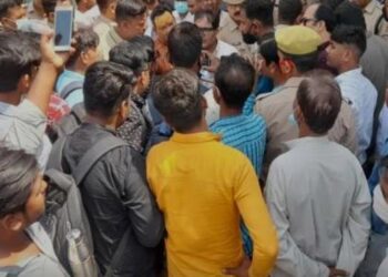 मॉडल स्कूल के 12वीं के छात्र ने की छत से कूद कर आत्महत्या