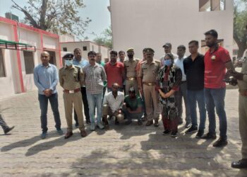 ट्रक को लूटने के बाद कर दिया था उस पर पेंट, कानून के लंबे हाथों से नहीं बच पाए