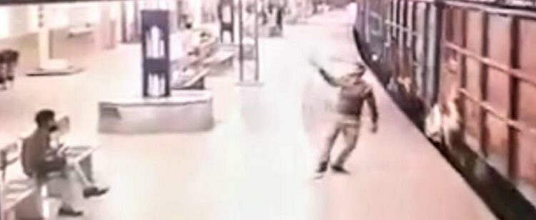 राजामंडी स्टेशन पर दर्दनाक हादसा, चक्कर आने से सिपाही मालगाड़ी के नीचे आया, मौत