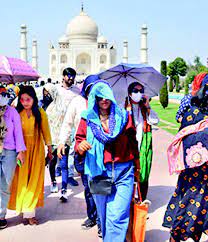 आगरा में गर्मी का सितम, पारा 44 डिग्री के पार