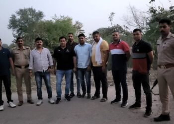 एत्मादपुर पुलिस और एसओजी की बदमाशों से मुठभेड़