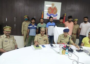 पुलिस ने पकड़े पांच आईपीएल सट्टेबाज