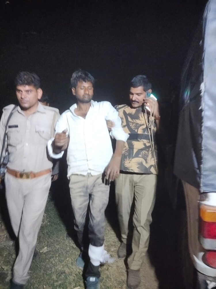 शमसाबाद और फतेहाबाद में हुई पुलिस की बदमाशों से मुठभेड़