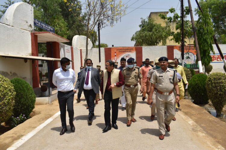 वरिष्ठ न्यायमूर्ति ने किया सेंट्रल जेल और मानसिक चिकित्सालय का निरीक्षण