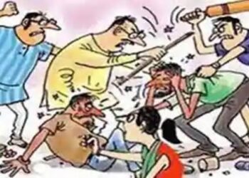 श्वान ने दो राहगीरों को काटा, इस बात को लेकर भिड़ गए दो पक्ष