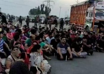 जम्मू-कश्मीर में मचा बवाल! 350 कश्मीरी पंडितों ने दिया सामूहिक इस्तीफा